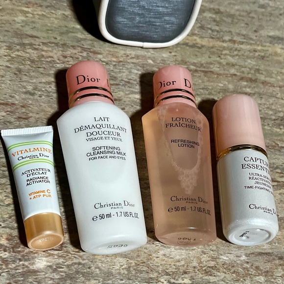 New Christian Dior 4-piece skincare bundle set with cosmetic bag - Picture 2 of 16